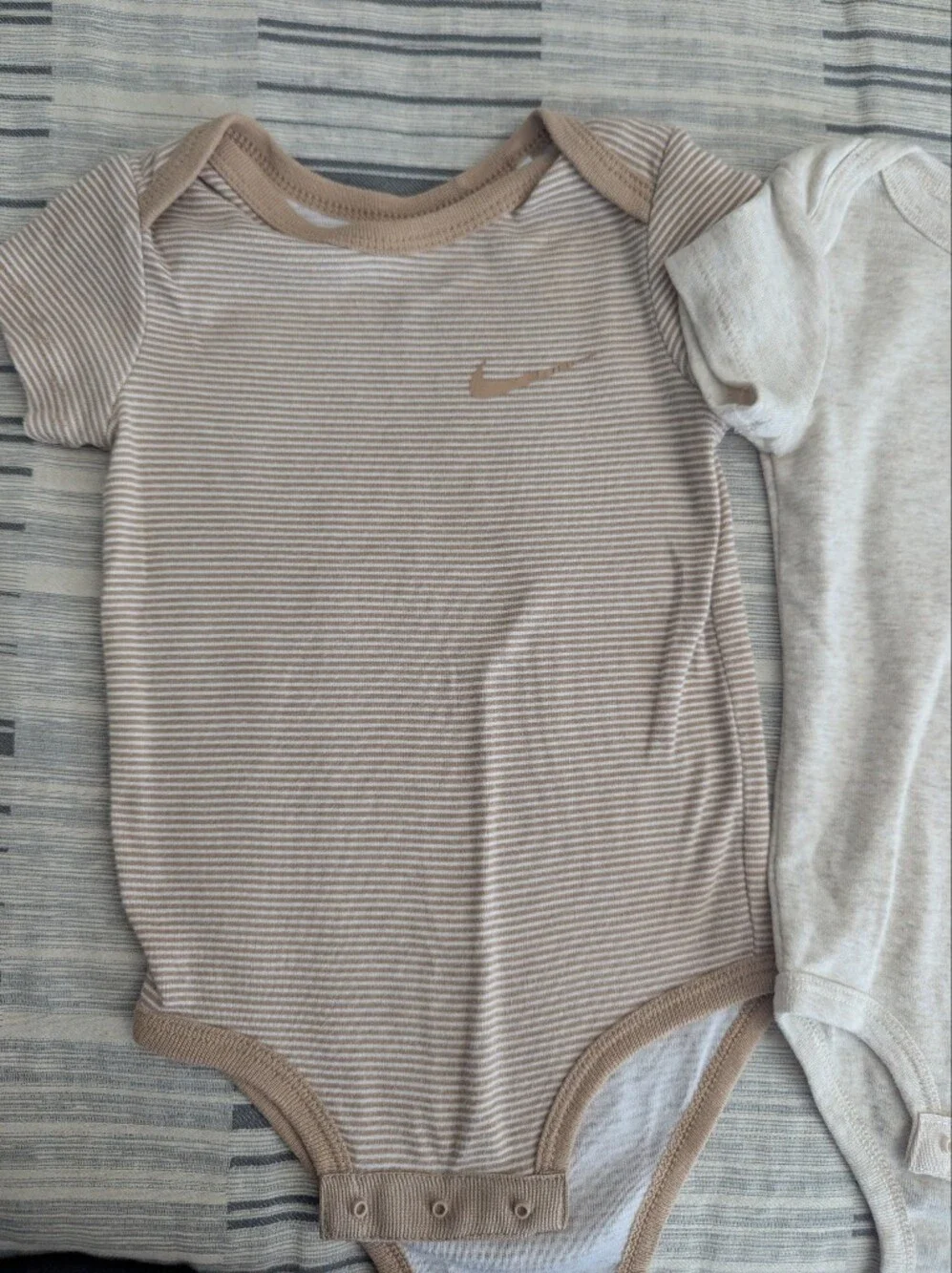 Nike Neutral Baby Bodysuit 3piece Set- 9m